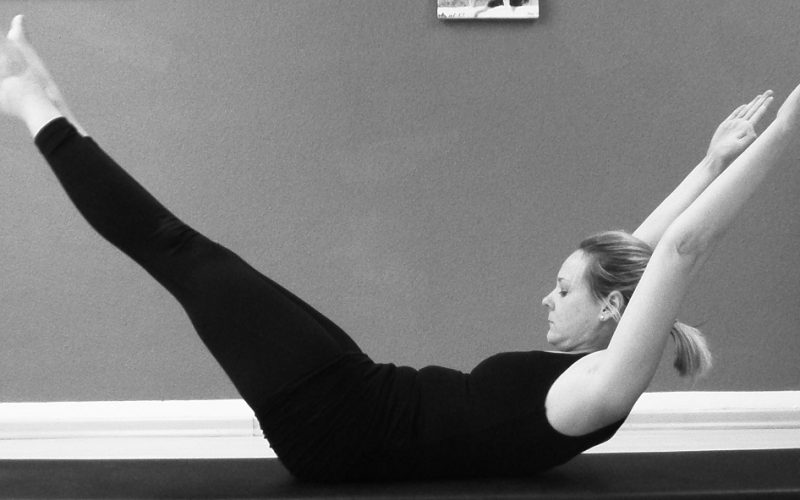 Pilates double leg stretch